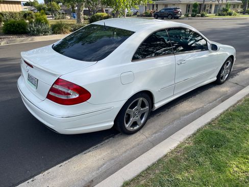 Used 2005 Mercedes-Benz CLK 500 Coupe image 4