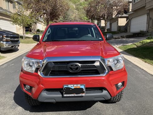 Used 2013 Toyota Tacoma 4x4 Double Cab w/ TRD Off-Road Pkg image 4
