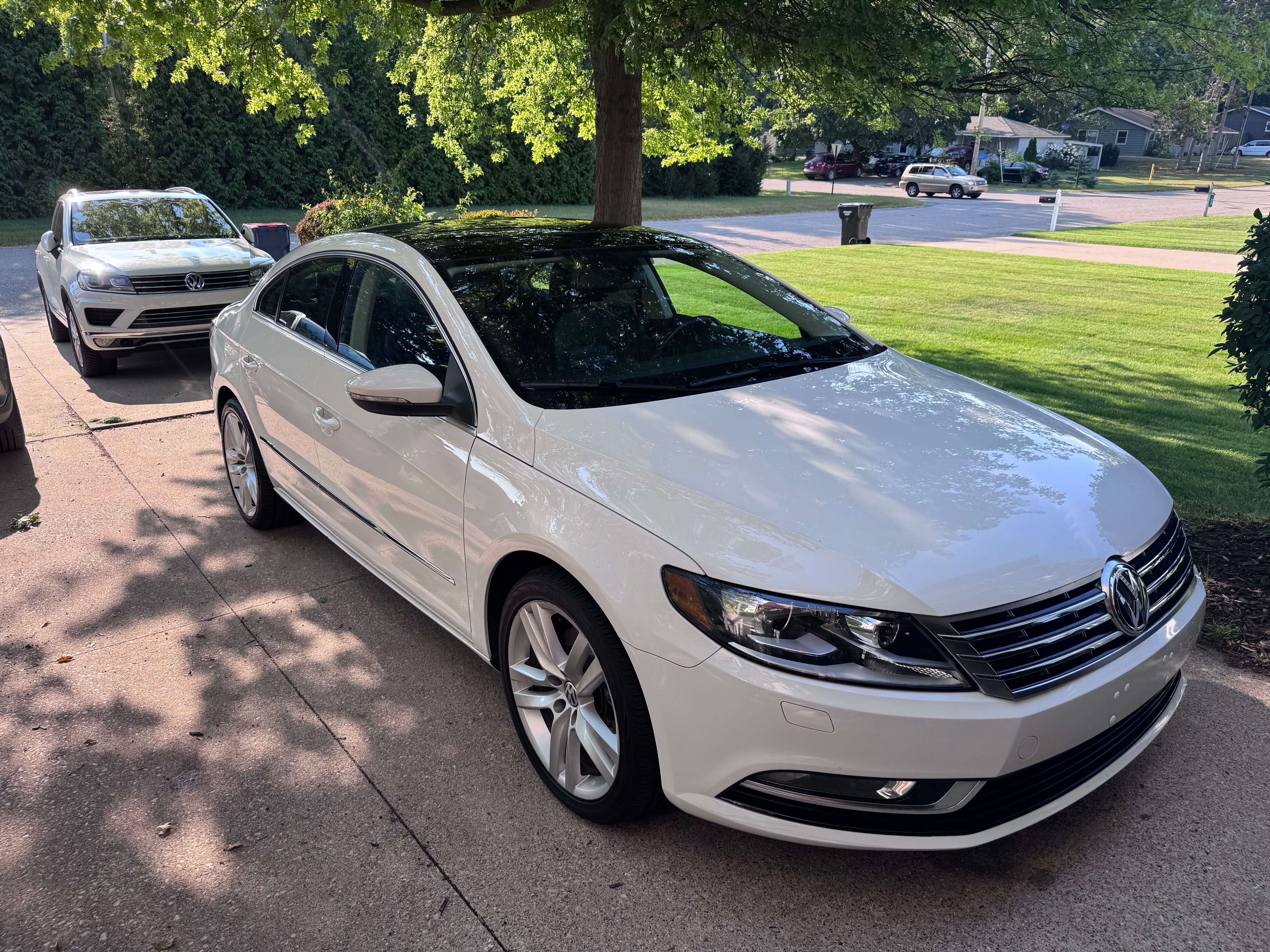 Used 2013 Volkswagen CC Lux FWD image 4