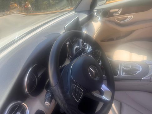 Used 2019 Mercedes-Benz GLC 300 4MATIC image 16