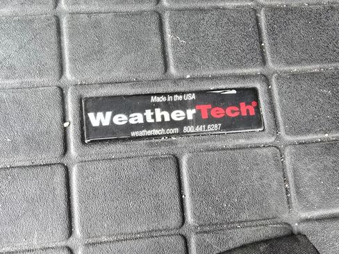 Used 2016 Cadillac Escalade Luxury image 18