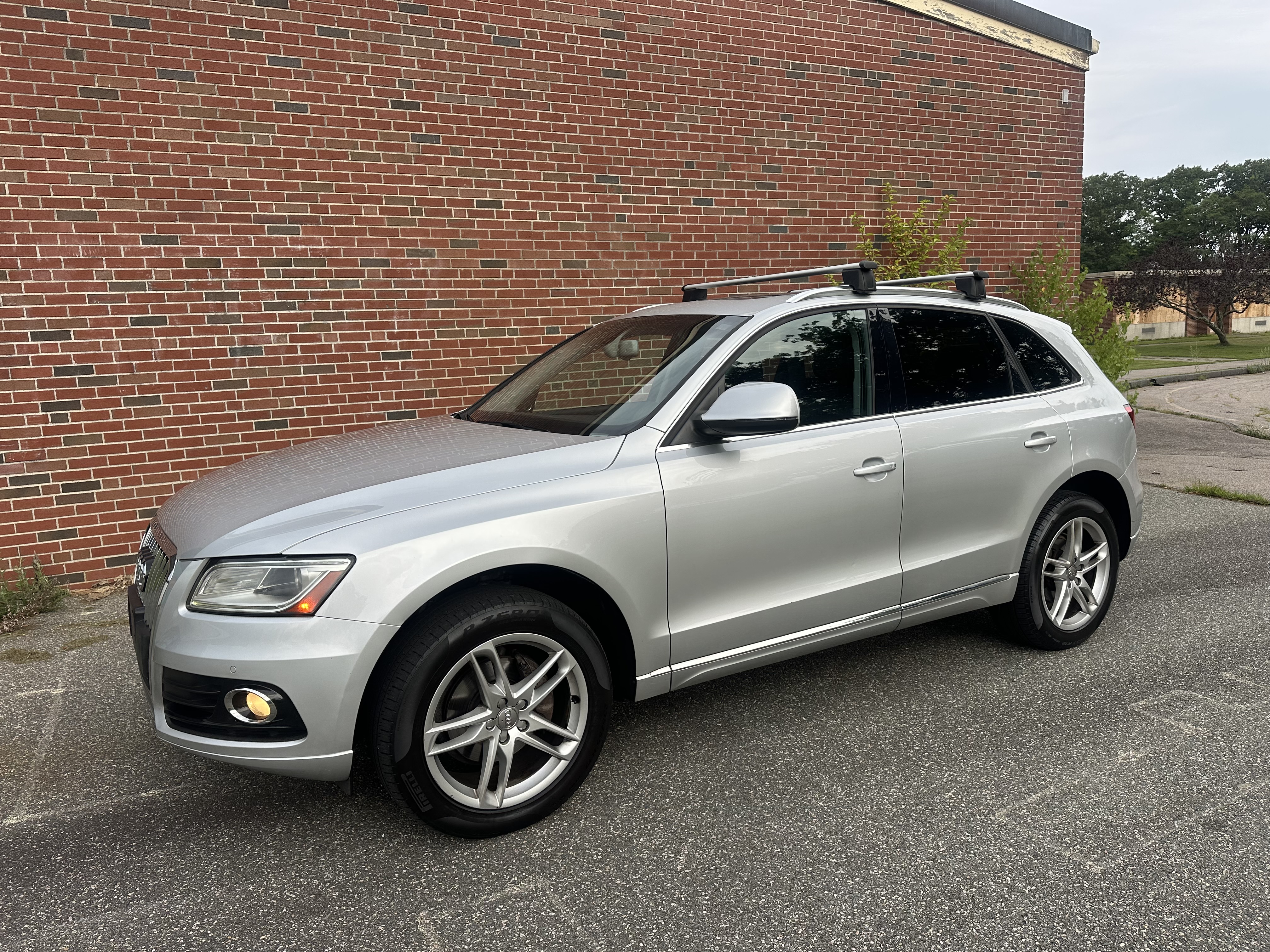Used 2014 Audi Q5 2.0T Premium Plus w/ Premium Plus Package AWD/4WD image 2