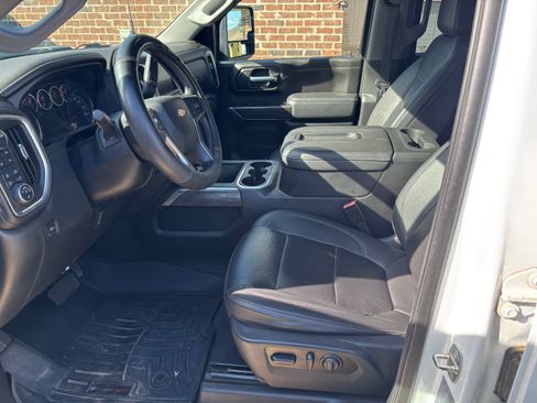 Used 2021 Chevrolet Silverado 3500 LTZ w/ LTZ Convenience Package image 10