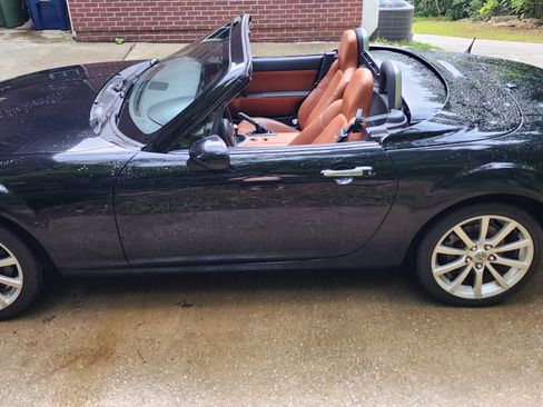 Used 2007 MAZDA MX-5 Miata Grand Touring w/ Premium Pkg RWD image 2