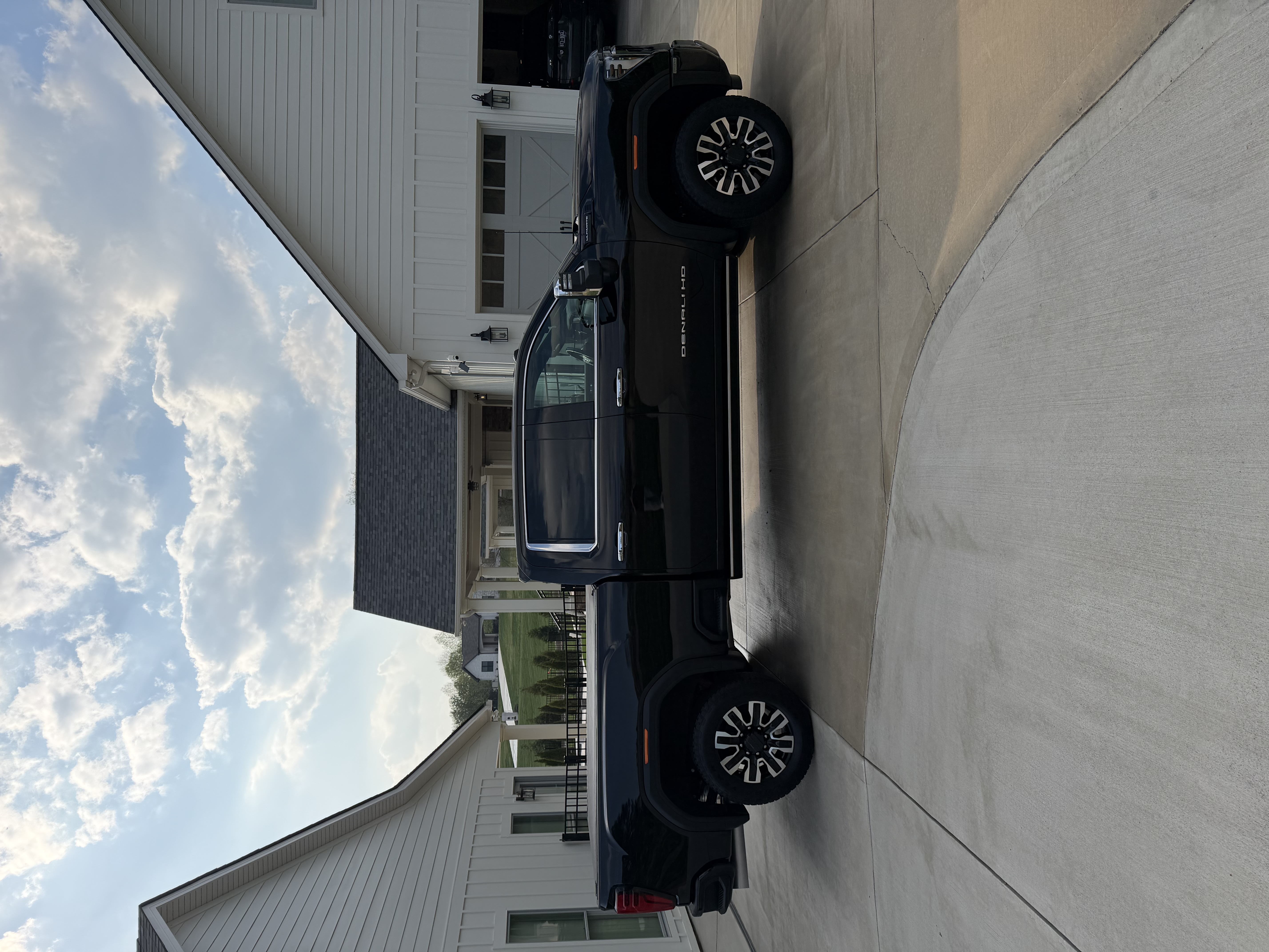 Used 2024 GMC Sierra 3500 Denali Ultimate AWD/4WD image 6