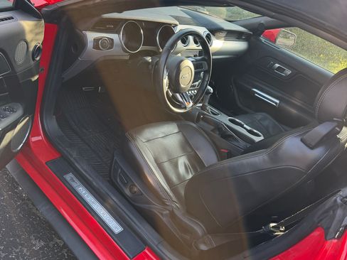 Used 2020 Ford Mustang Premium RWD image 12