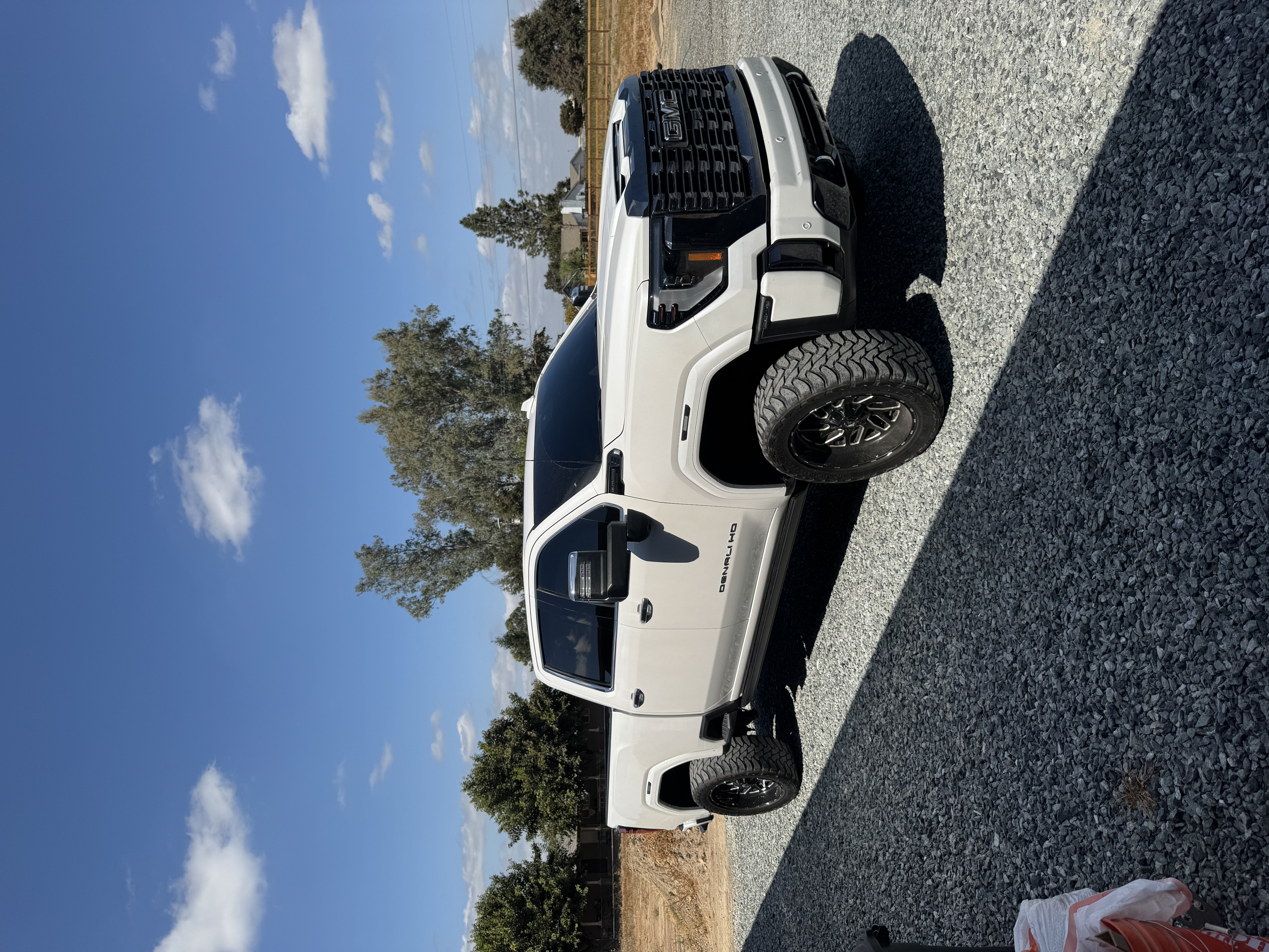 Used 2024 GMC Sierra 2500 Denali Ultimate AWD/4WD image 1