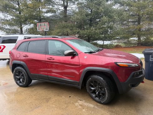 Used 2015 Jeep Cherokee Trailhawk w/ Comfort/Convenience Group image 1