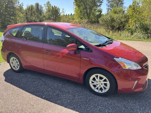 Used 2012 Toyota Prius V Three FWD image 11