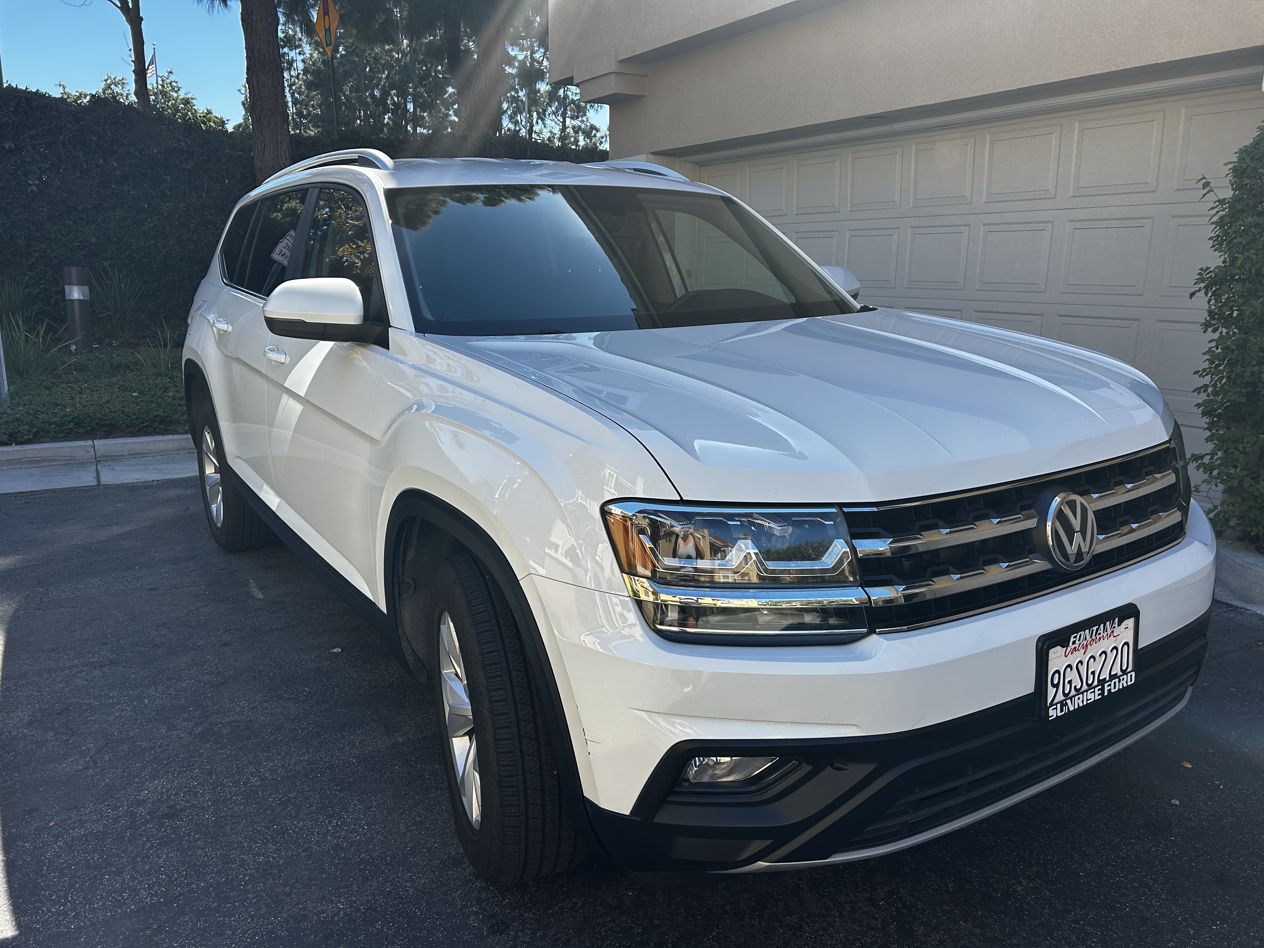 Used 2019 Volkswagen Atlas SE w/ Towing Package FWD image 1