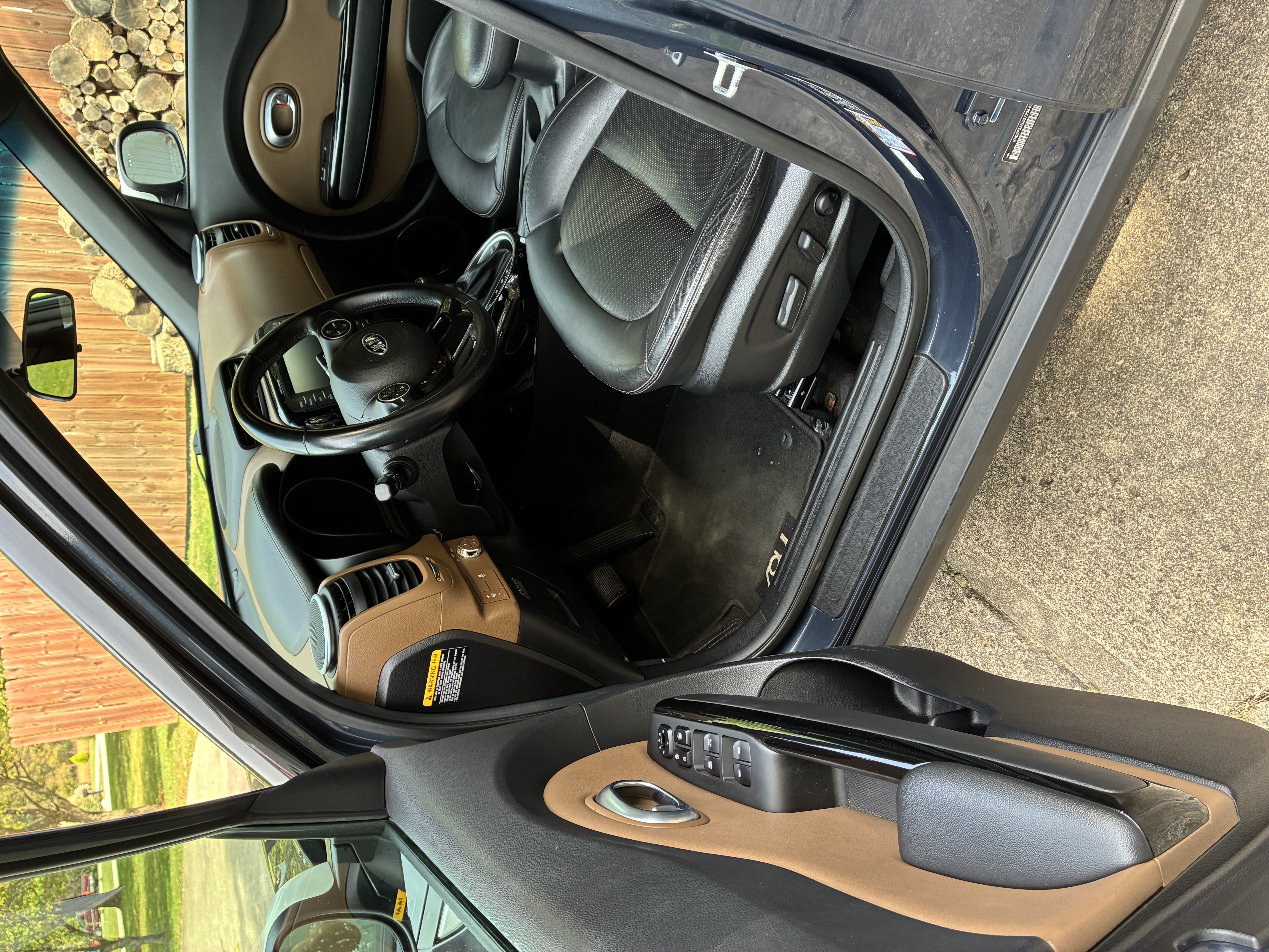 Used 2016 Kia Soul + w/ Audio Package FWD image 8