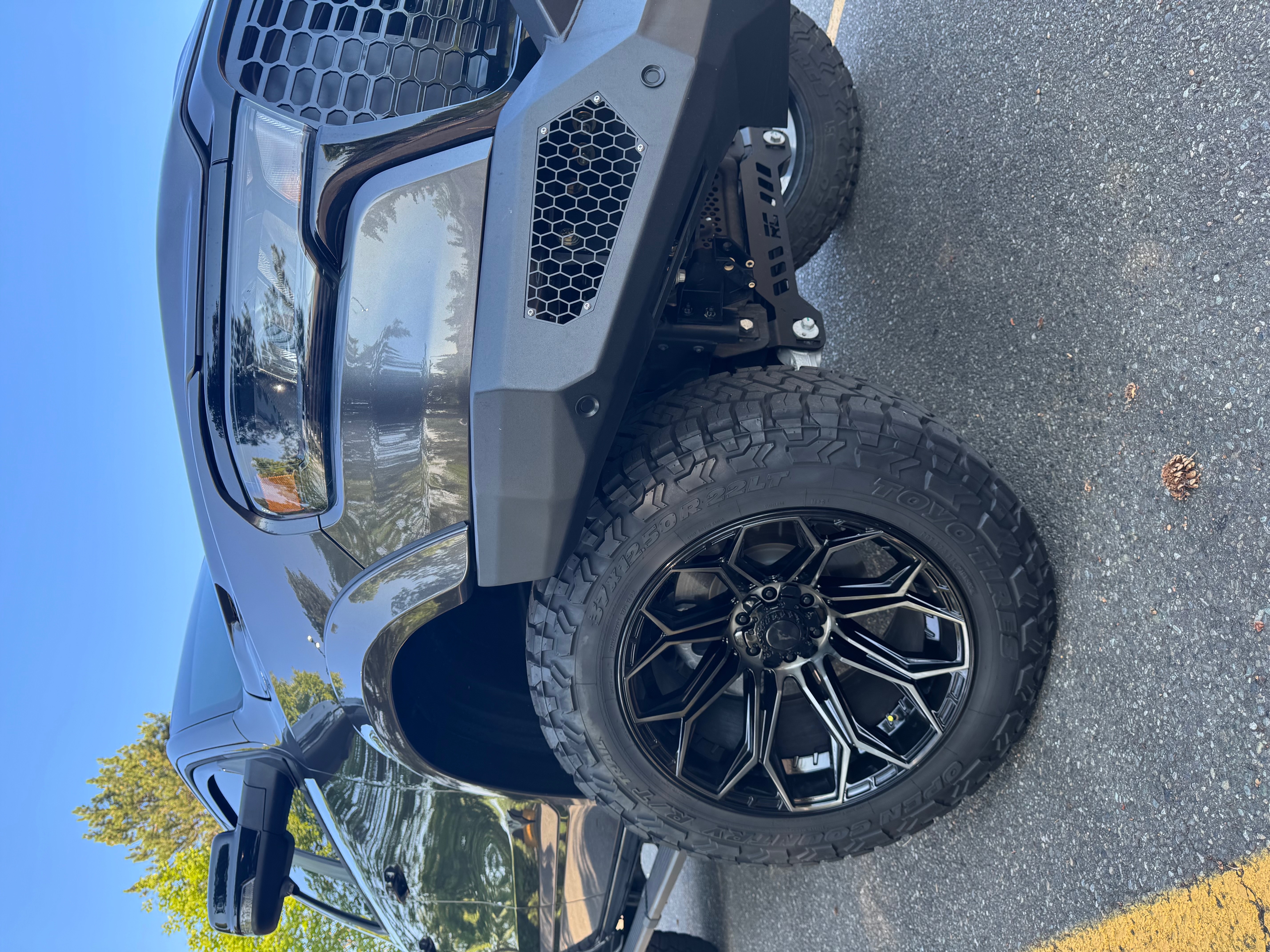 Used 2025 RAM 1500 Big Horn AWD/4WD image 2