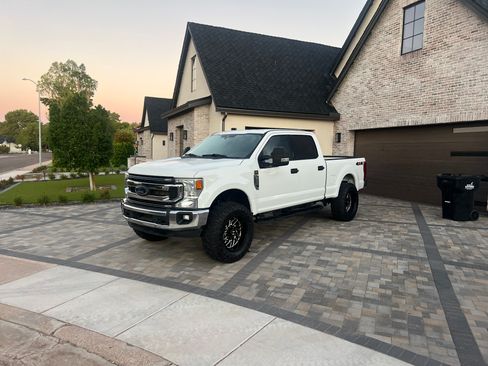 Used 2022 Ford F350 XLT w/ XLT Value Package image 2