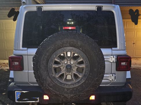 Used 2022 Jeep Wrangler Unlimited Rubicon w/ Trailer Tow Package image 8