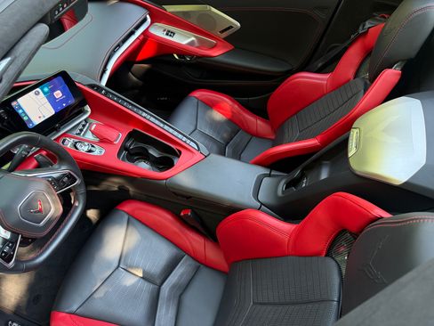 Used 2021 Chevrolet Corvette Stingray Premium Conv w/ Z51 Performance Package RWD image 9