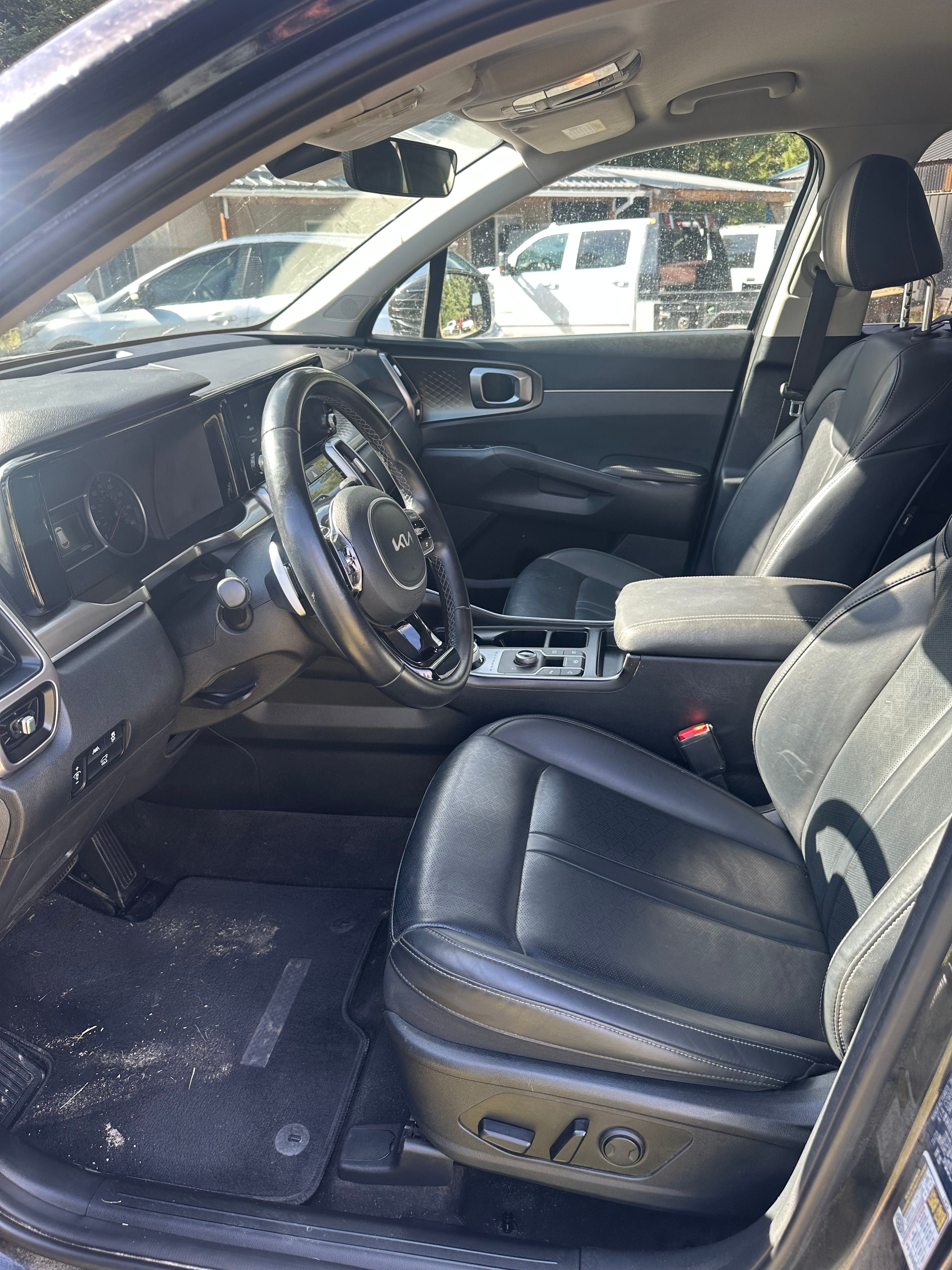 Used 2024 Kia Sorento EX AWD/4WD image 9