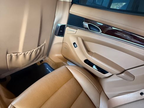 Used 2013 Porsche Panamera S image 23