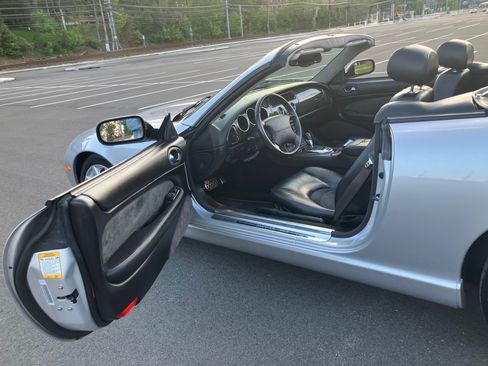 Used 2005 Jaguar XK8 Convertible RWD image 6
