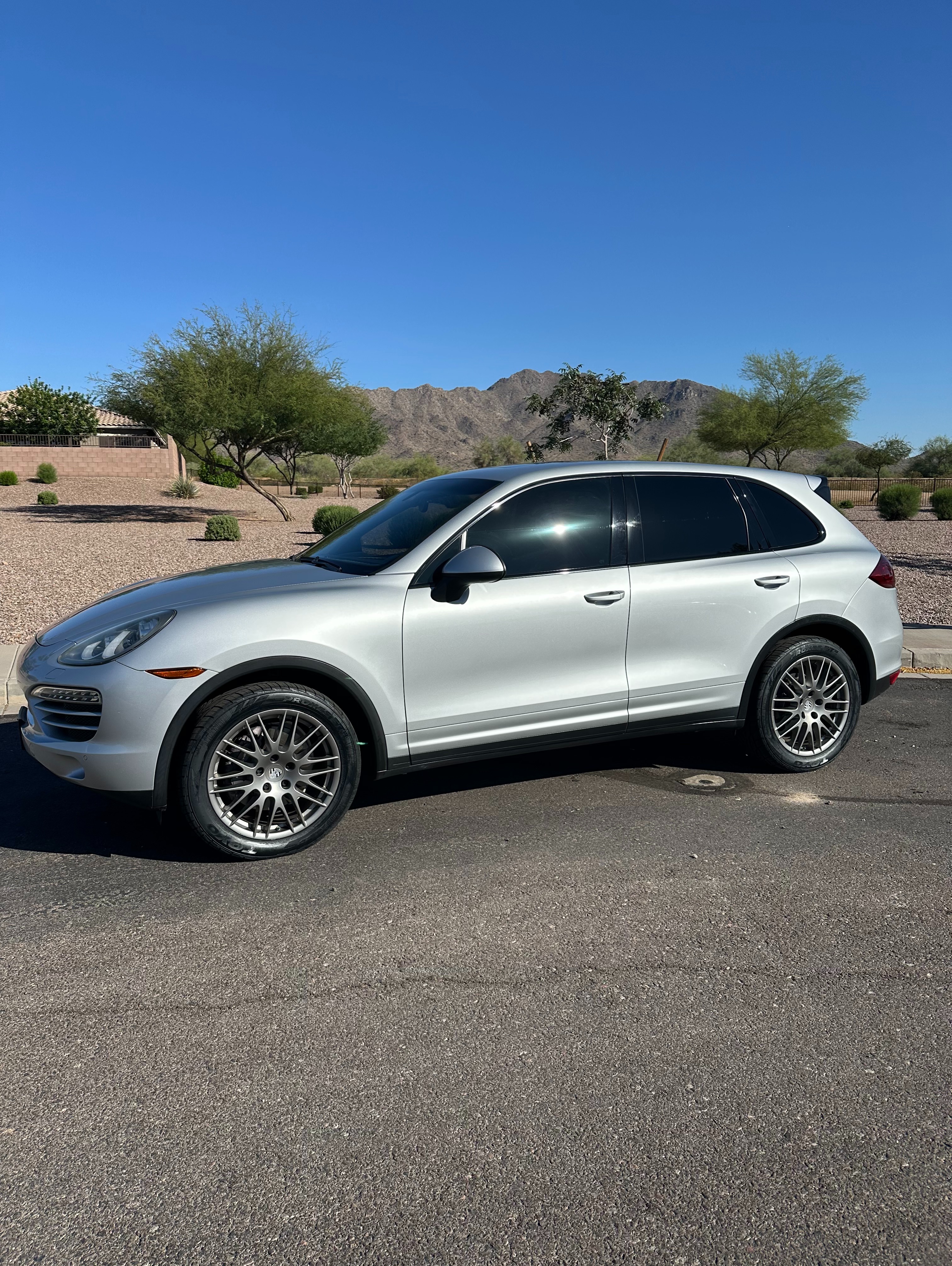 Used 2013 Porsche Cayenne AWD/4WD image 1