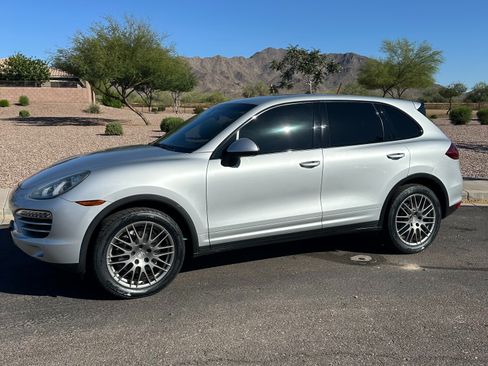 Used 2013 Porsche Cayenne image 1