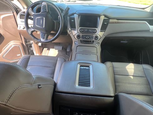 Used 2019 GMC Yukon XL Denali w/ Denali Ultimate Package AWD/4WD image 9