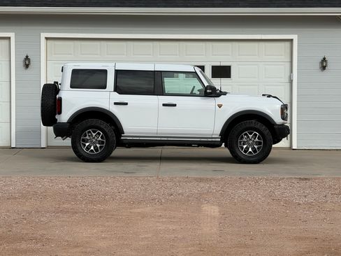 Used 2025 Ford Bronco Badlands image 4