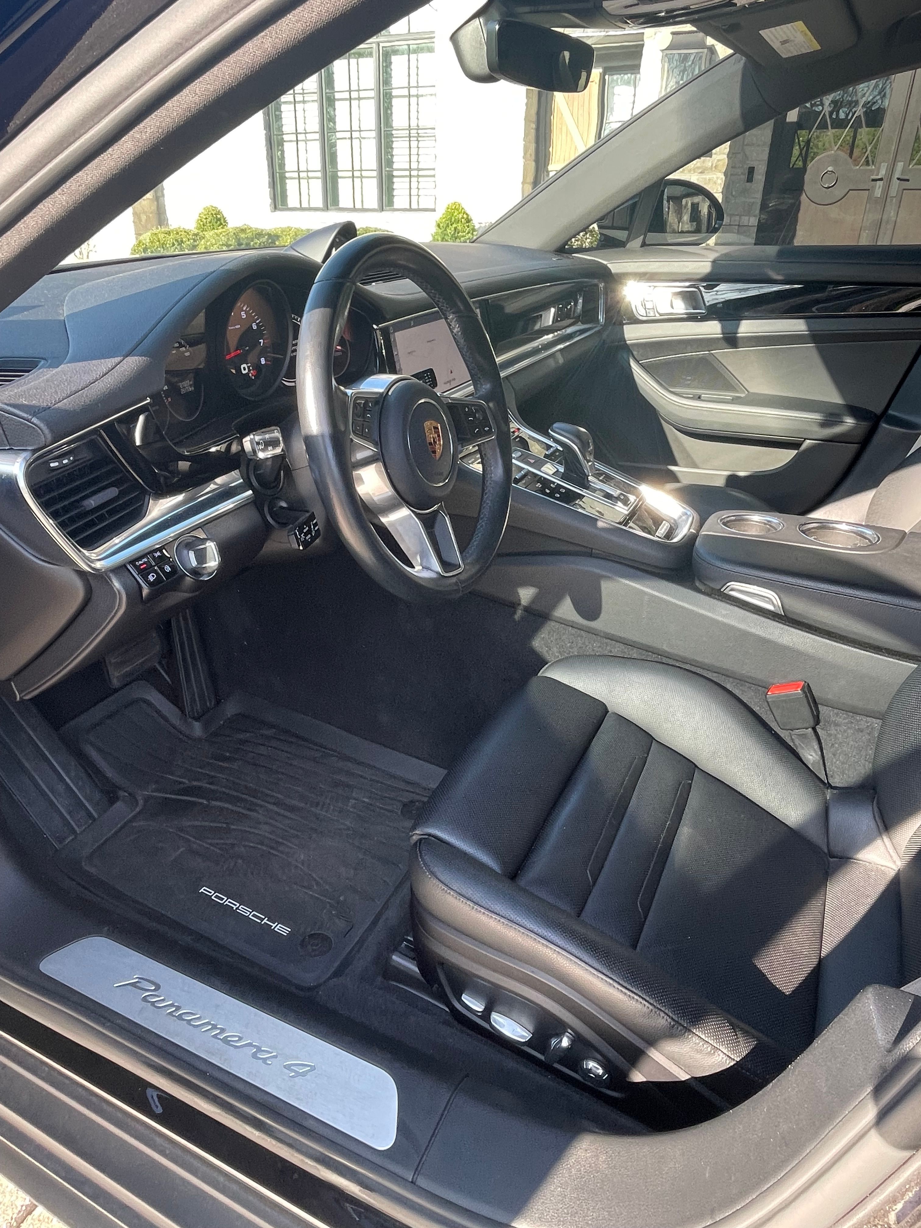 Used 2017 Porsche Panamera 4 AWD/4WD image 10