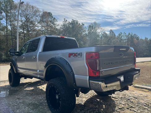 Used 2020 Ford F250 XLT w/ XLT Premium Package image 11