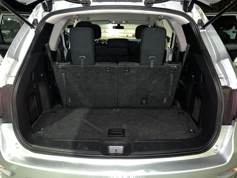 Used 2015 Nissan Pathfinder S image 12