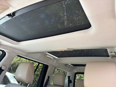 Used 2016 Land Rover LR4 HSE LUX image 12