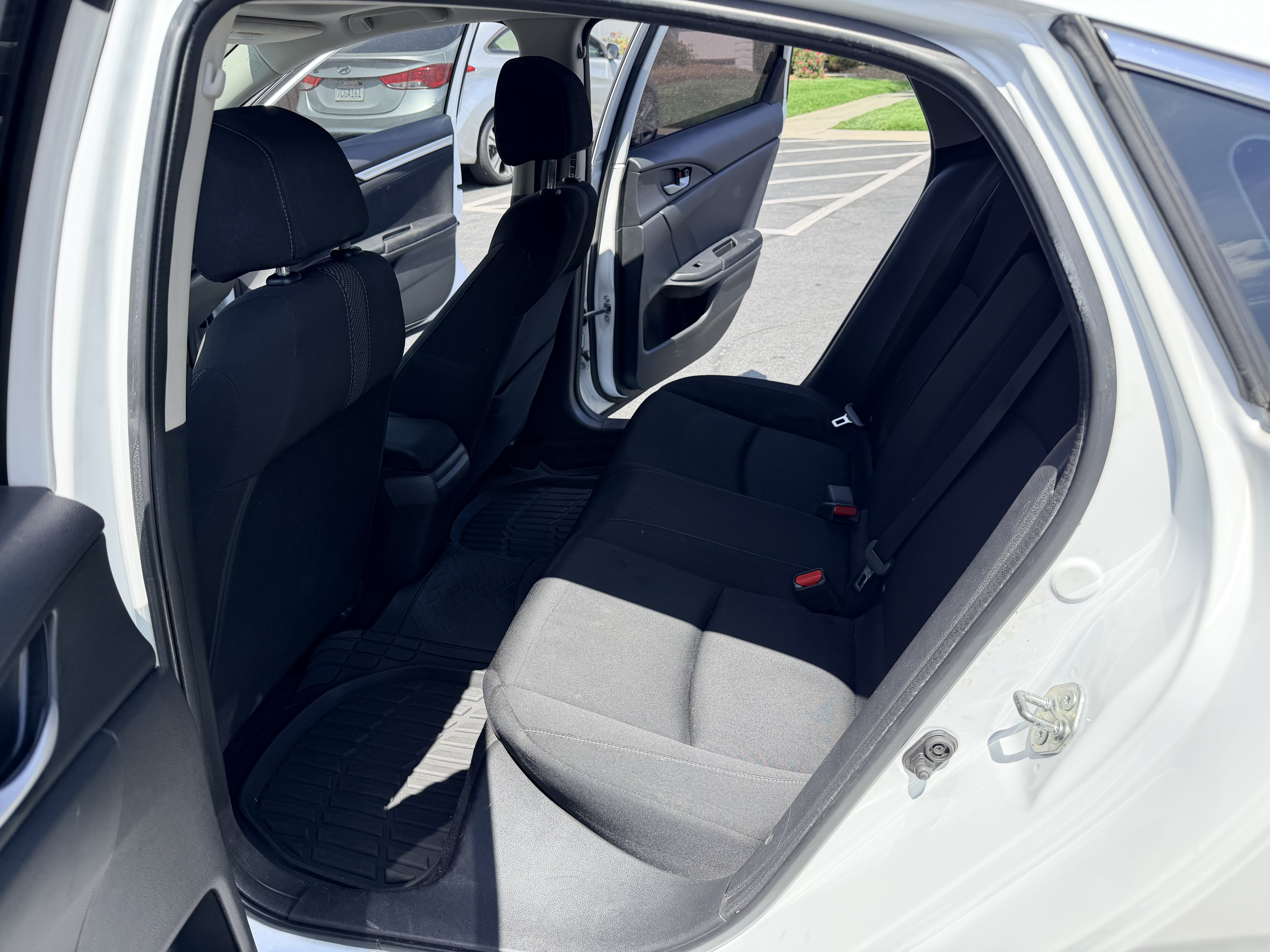 Used 2018 Honda Civic EX image 4