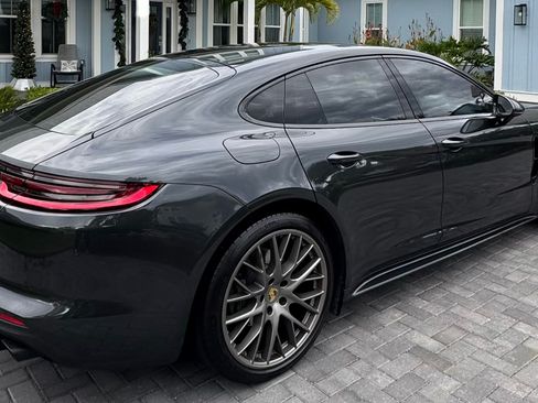 Used 2018 Porsche Panamera 4S image 5