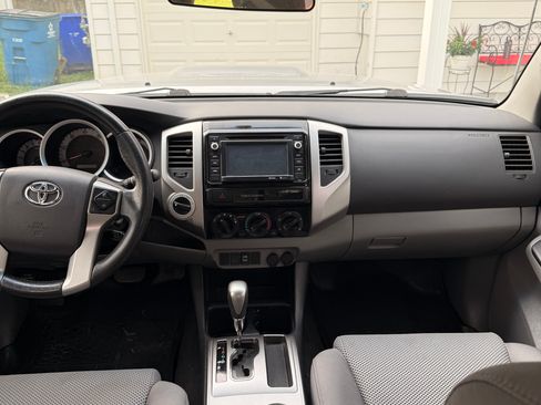 Used 2015 Toyota Tacoma 4x4 Double Cab w/ TRD Sport Package image 10