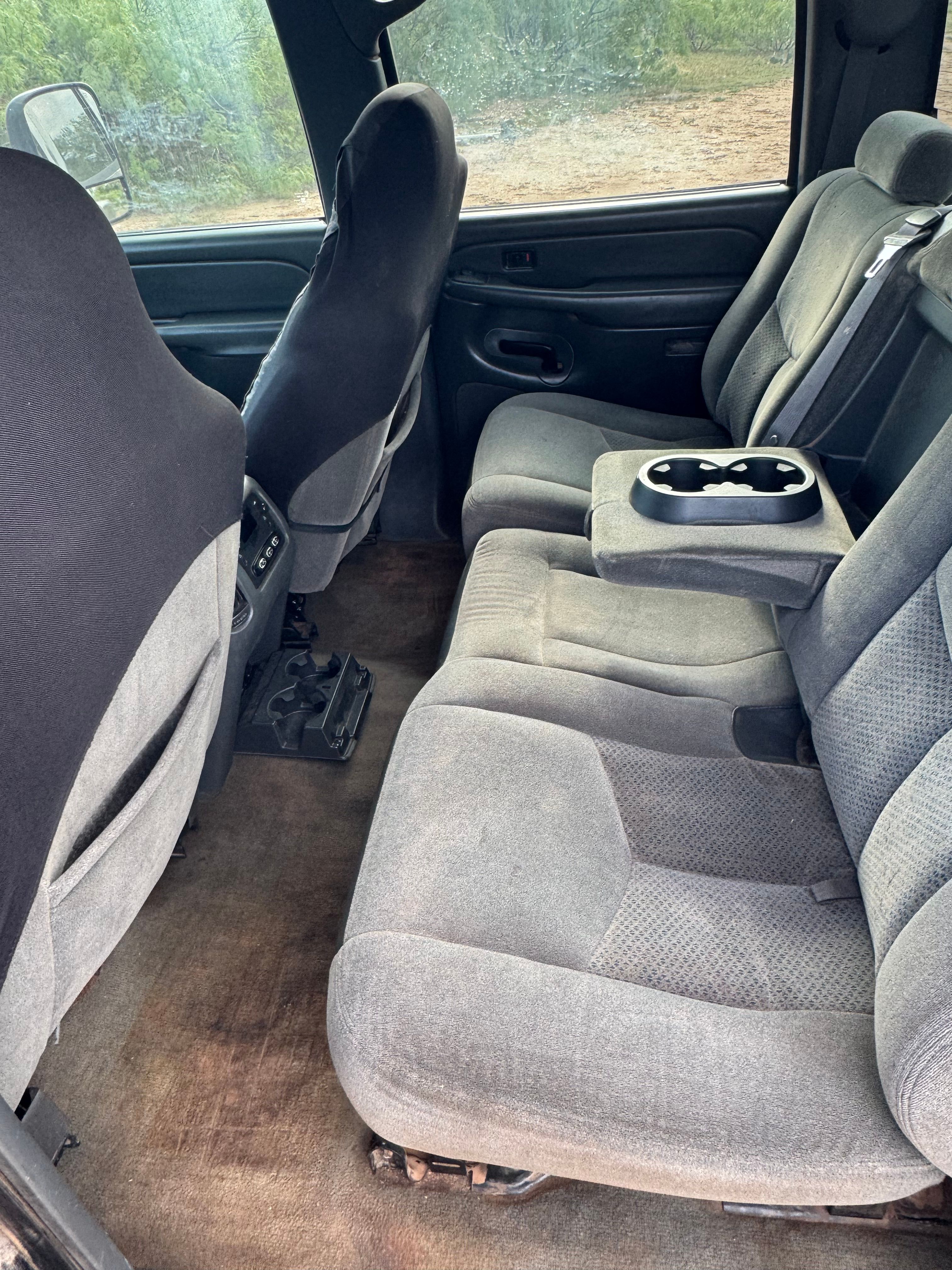 Used 2004 Chevrolet Silverado 2500 LS w/ Heavy-Duty Power Package RWD image 9