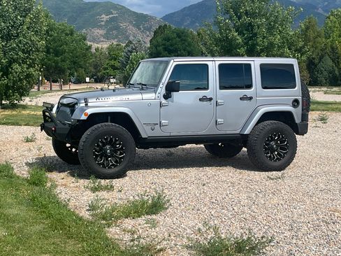 Used 2018 Jeep Wrangler Unlimited Rubicon AWD/4WD image 4