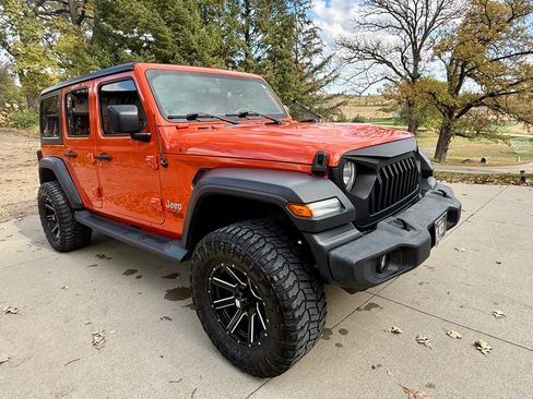 Used 2018 Jeep Wrangler Unlimited Sport image 11