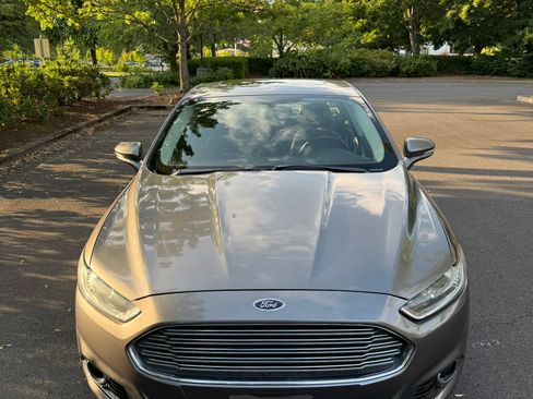 Used 2014 Ford Fusion Titanium FWD image 2