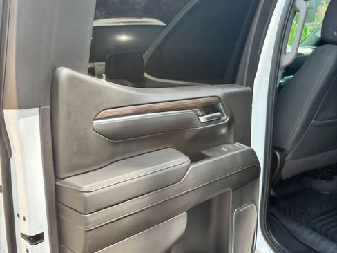 Used 2025 Chevrolet Silverado 1500 LT RWD image 12
