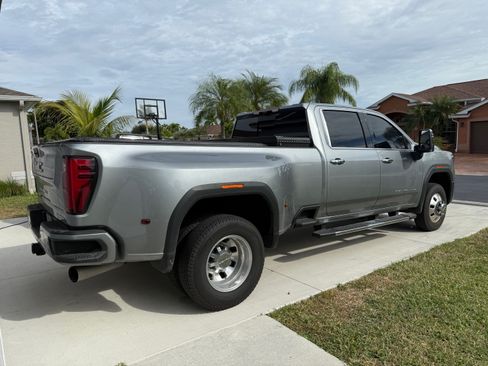 Used 2025 GMC Sierra 3500 Denali w/ Denali Reserve Package image 5