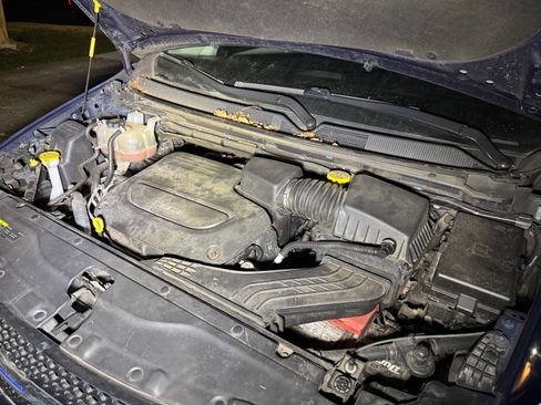 Used 2018 Chrysler Pacifica Touring-L w/ Tire & Wheel Group image 13