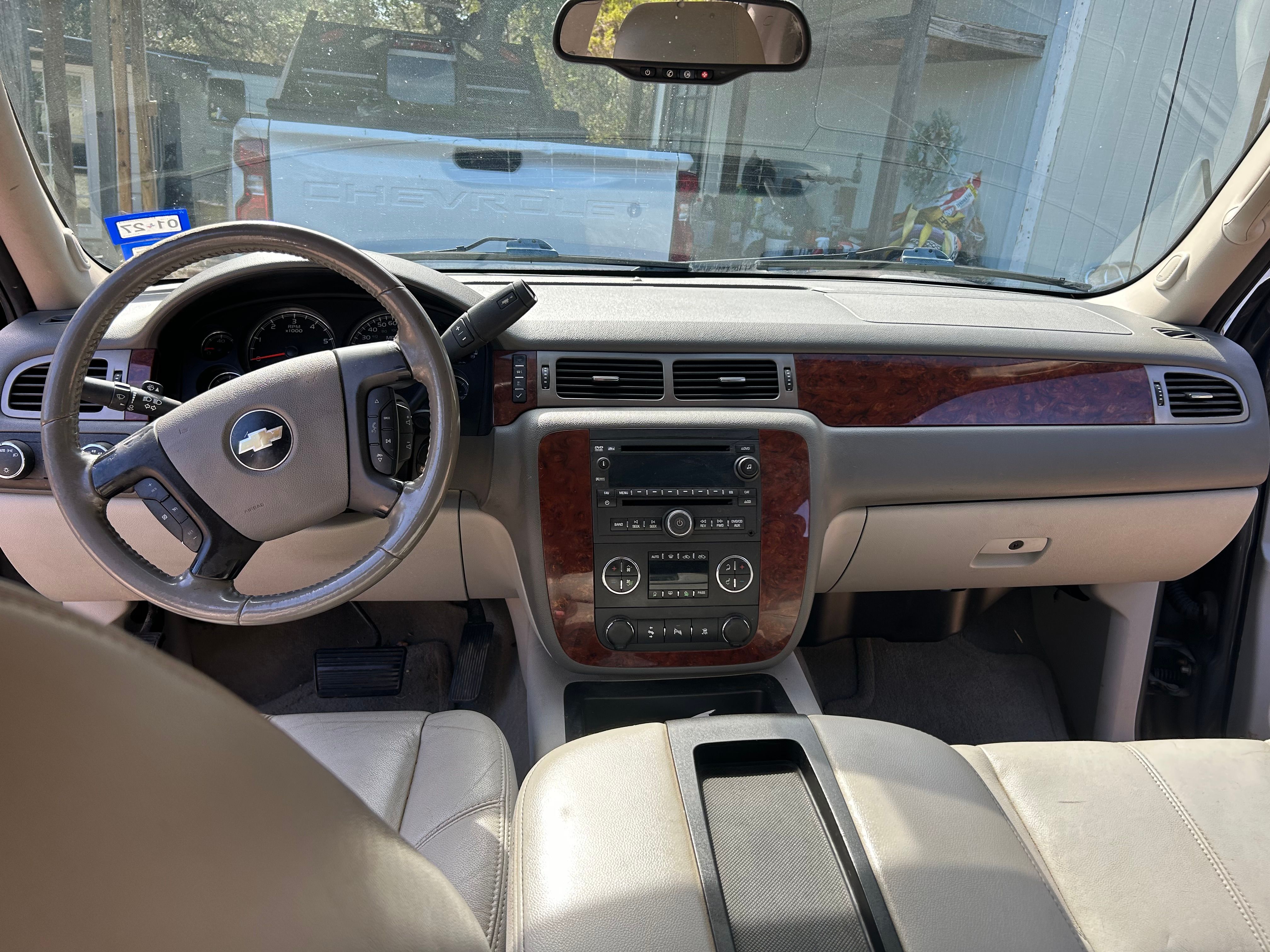 Used 2010 Chevrolet Avalanche LT w/ Luxury Package AWD/4WD image 15