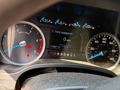 Used 2019 Ford F250 XLT w/ XLT Premium Package AWD/4WD image 8