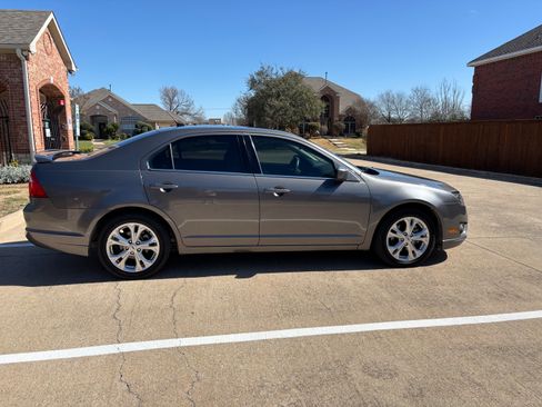 Used 2012 Ford Fusion SE image 1