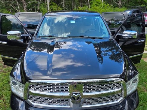 Used 2015 RAM 1500 Laramie w/ Convenience Group image 4