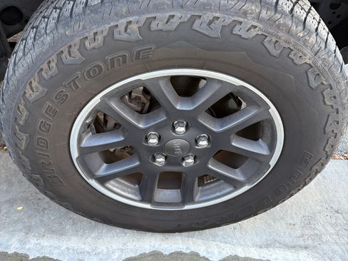 Used 2023 Jeep Gladiator Overland image 13