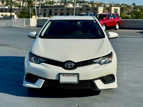 Used 2017 Toyota Corolla iM w/ Carpet Mat Package FWD image 2