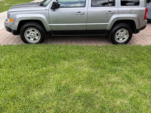 Used 2017 Jeep Patriot Sport w/ Power Value Group FWD image 4