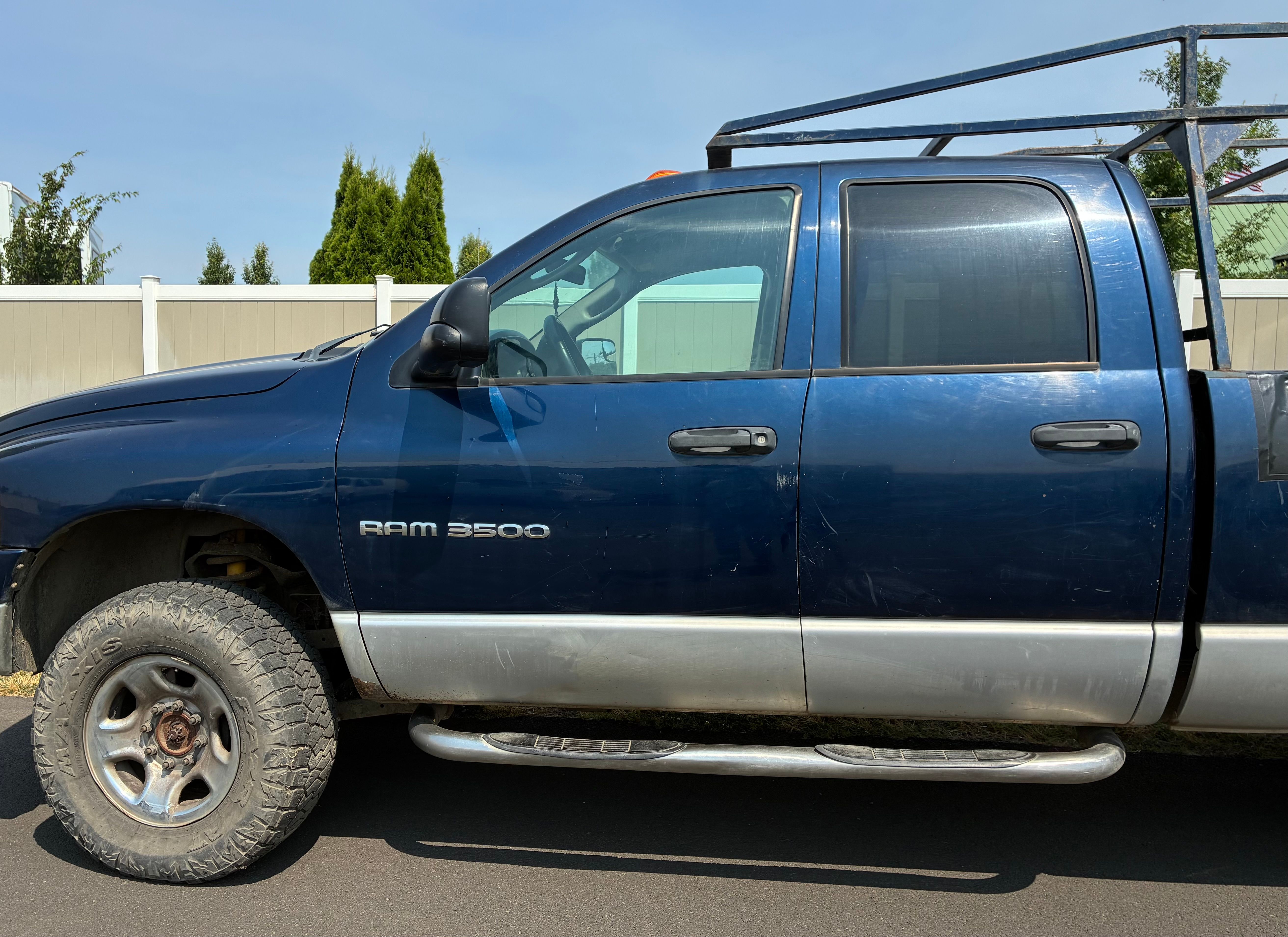 Used 2004 Dodge Ram 3500 Truck SLT w/ Trailer Tow Group AWD/4WD image 2