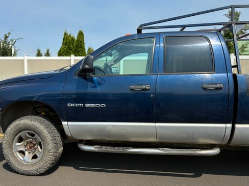 Used 2004 Dodge Ram 3500 Truck SLT w/ Trailer Tow Group AWD/4WD image 2