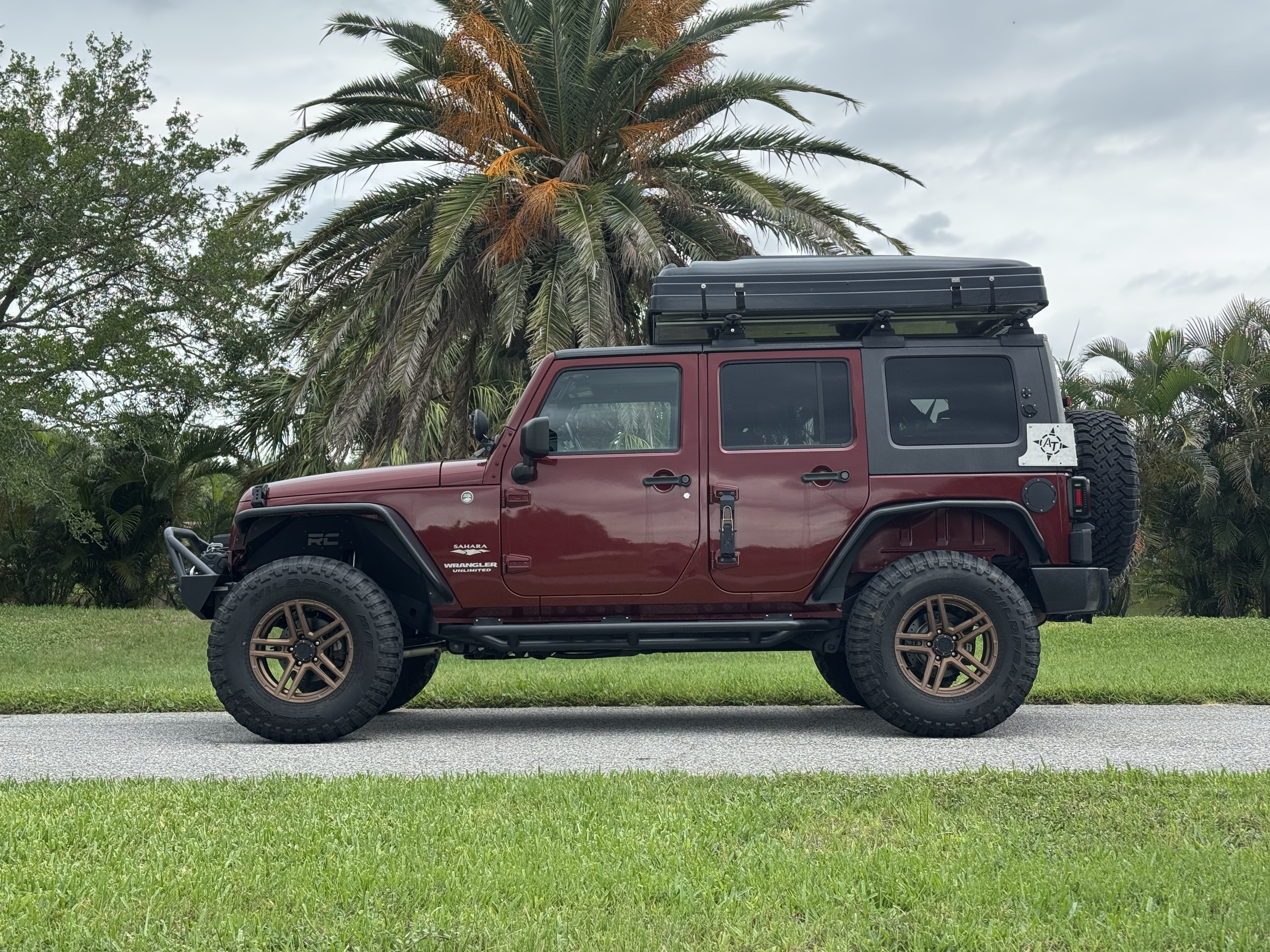 Used 2007 Jeep Wrangler Unlimited Sahara w/ Trailer Tow Group AWD/4WD image 16